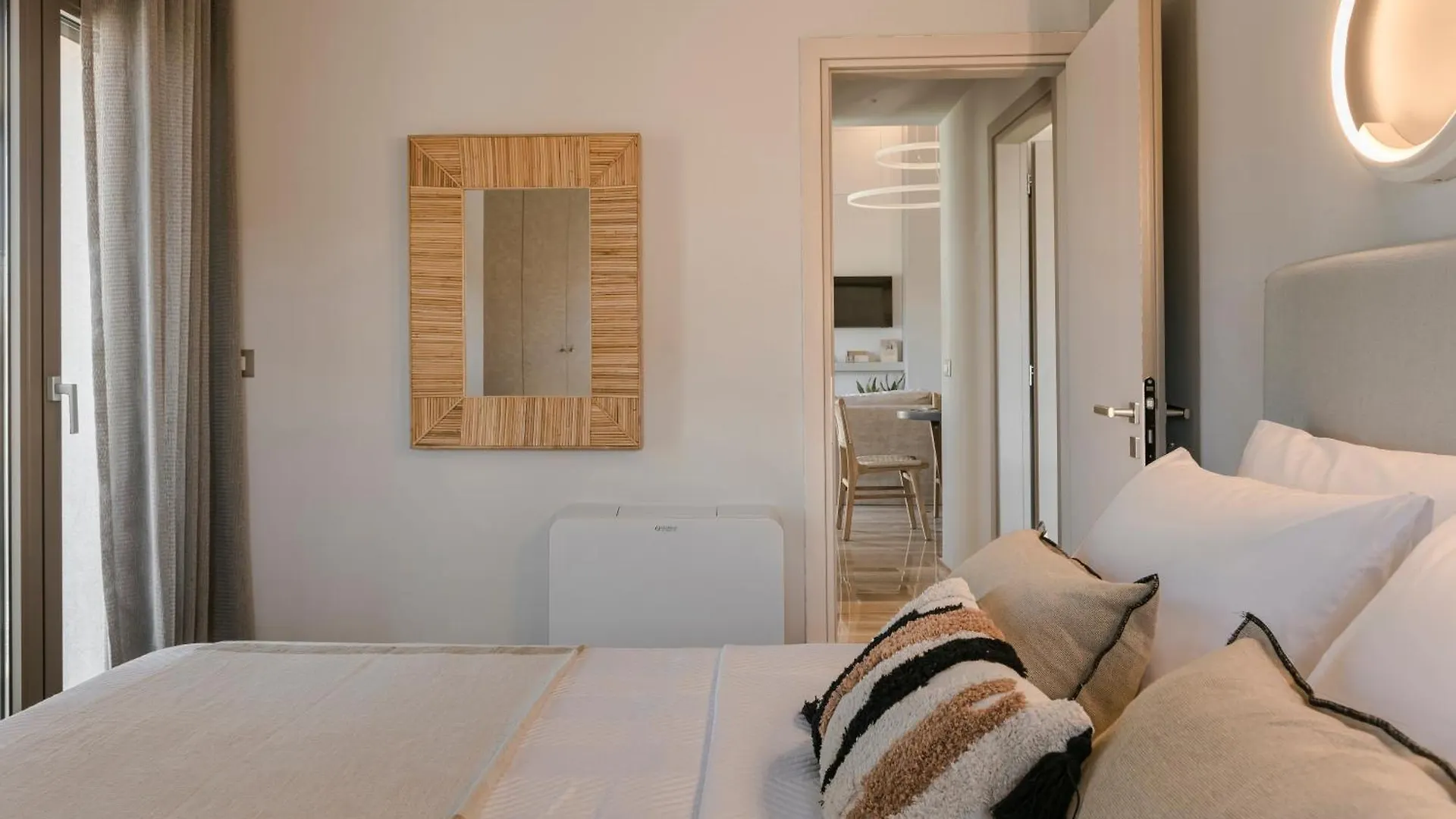 Aparktion The Grand Maistro Lixouri